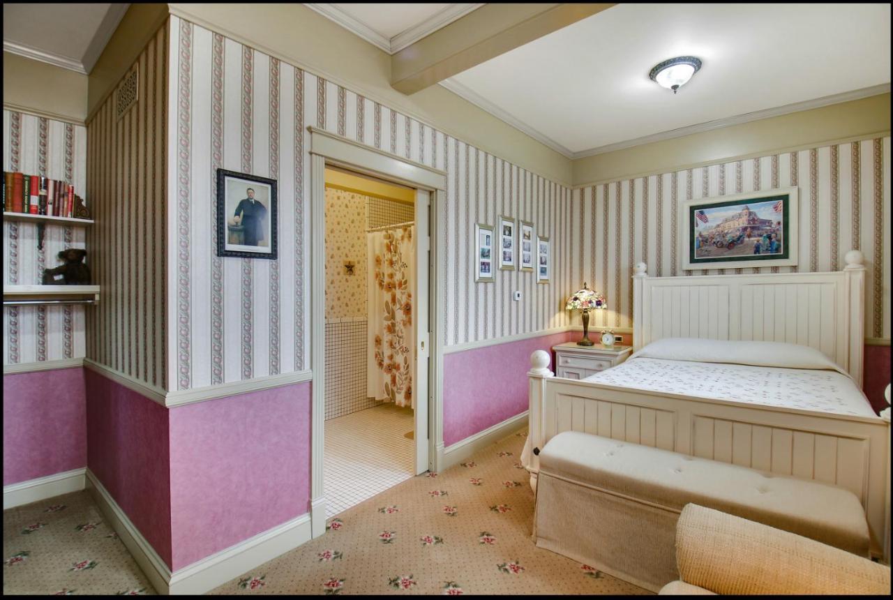 Carnegie Hall Boutique Hotel Ladysmith Eksteriør bilde